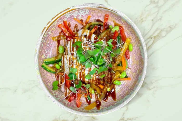 Салат с угрём