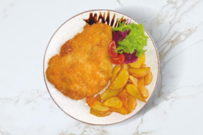 Шницель по-милански с картофелем